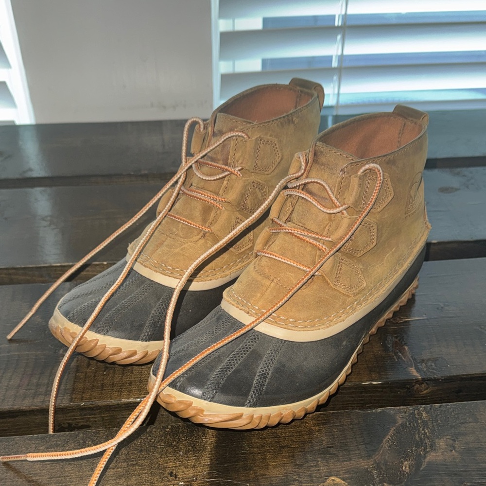 Sorel waterproof boots - size 7